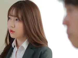 Người vợ về nhà bố má đẻ sau cuộc cãi nhau, Anh xã rủ cô bạn thân về nhà tâm sự…