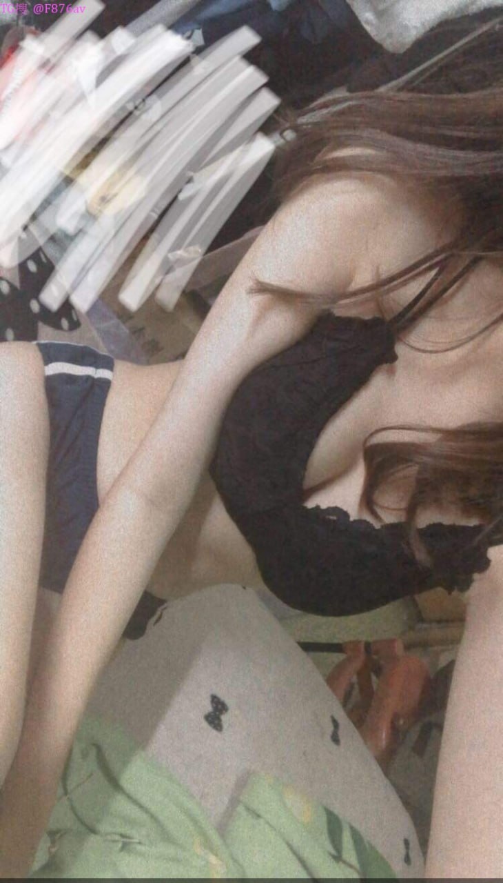 Anh trai biến thái đụ em gái sưng lồn