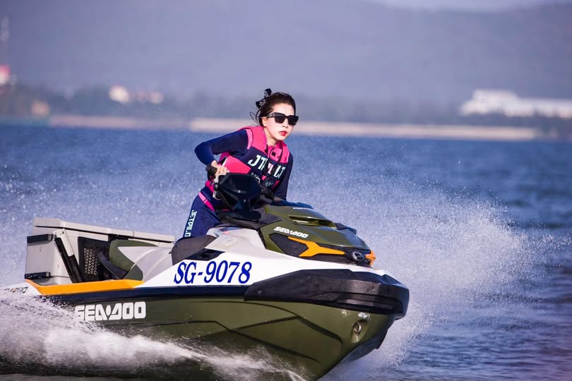 Đụ nhau trong giờ làm việc